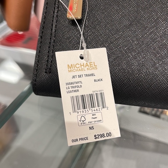 MICHAEL KORS JET SET TRAVEL LARGE TRIFOLD WALLET BLACK COLOR - Picture 14 of 16